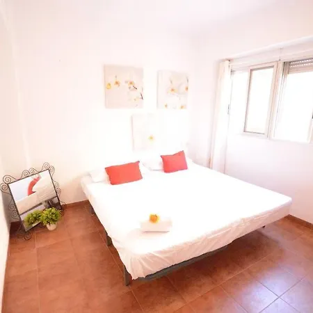 Apartamento En El Centro Con 3 Dormitorios Apartment